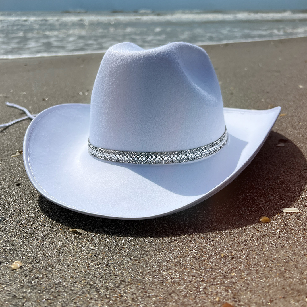 White cowboy hat for bride