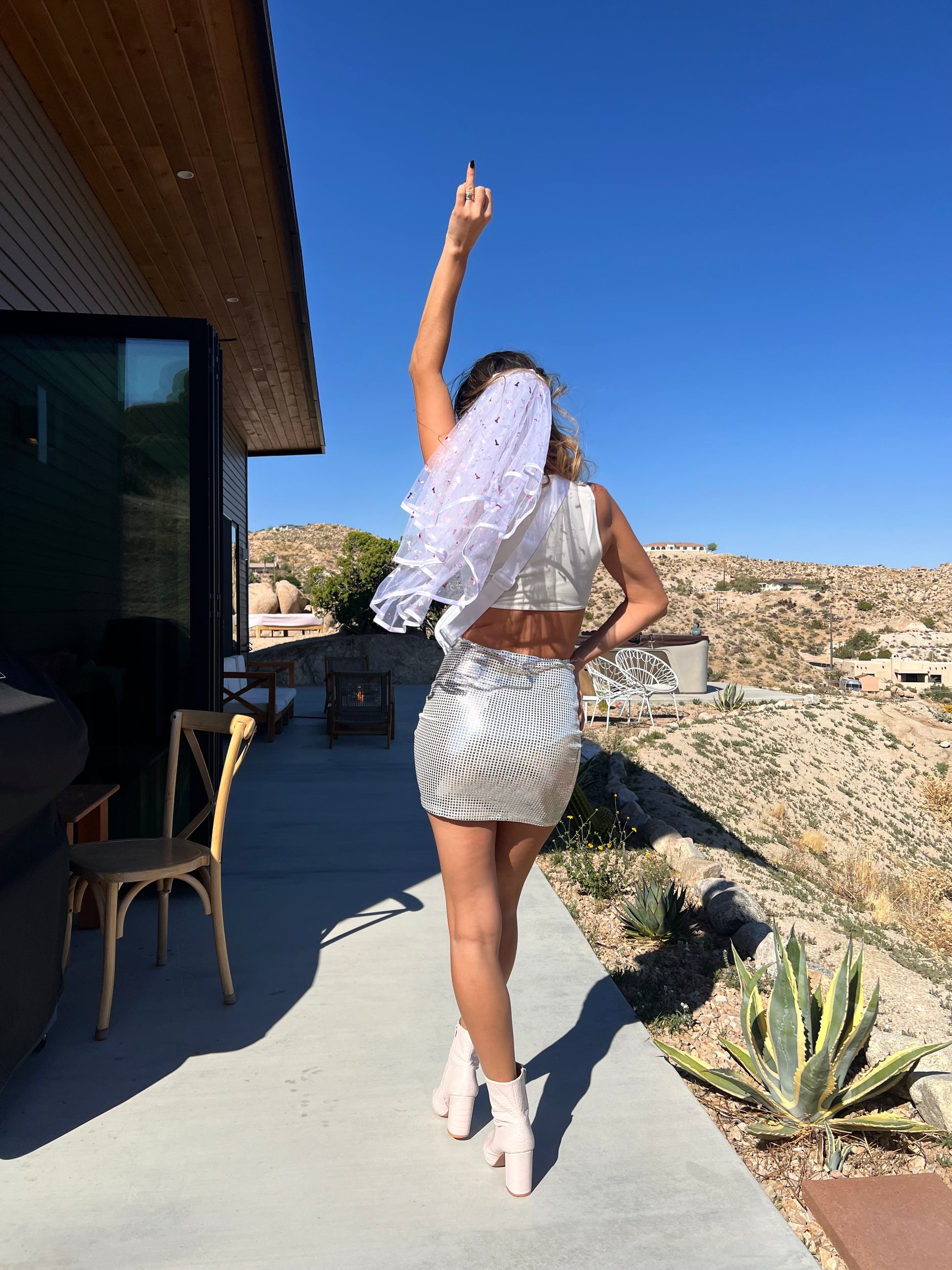 Symbolic veil for wedding memories
