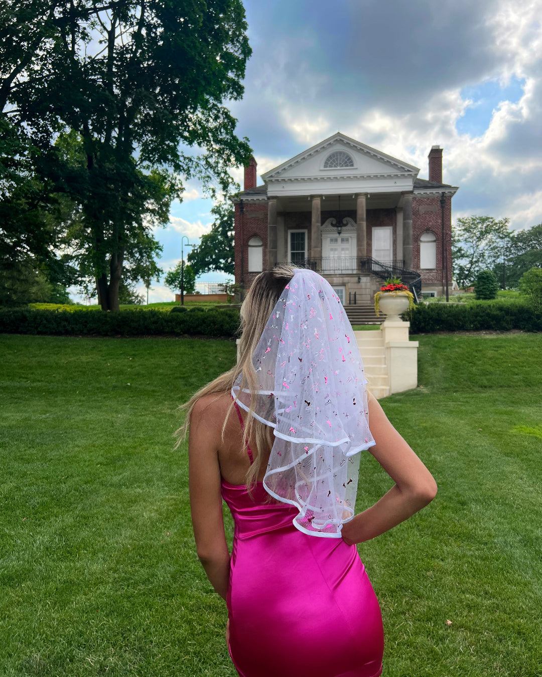 Elegant bridal veil for weddings
